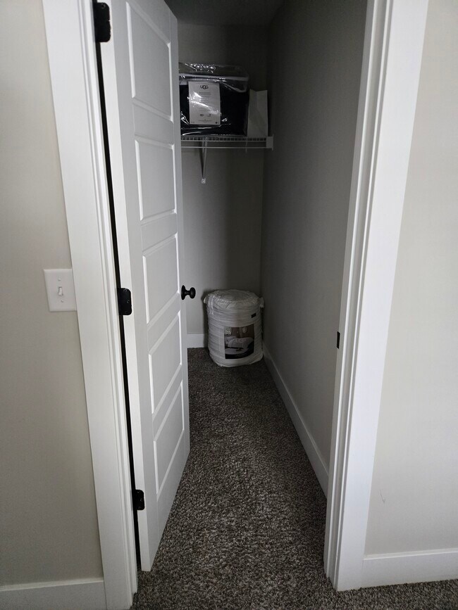 Building Photo - 506 Sudbury Dr