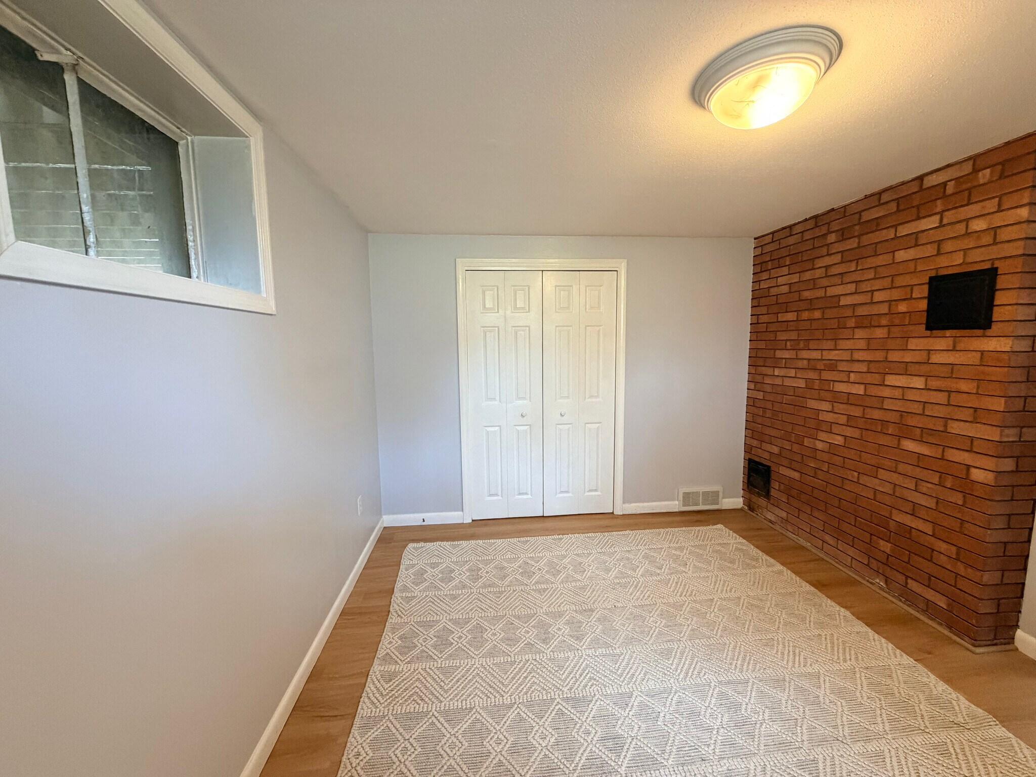 Building Photo - 18 Colonial Dr