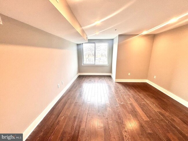 Building Photo - 3255 Ridge Ave