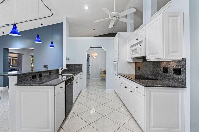 Building Photo - 61 W Rubber Tree Dr