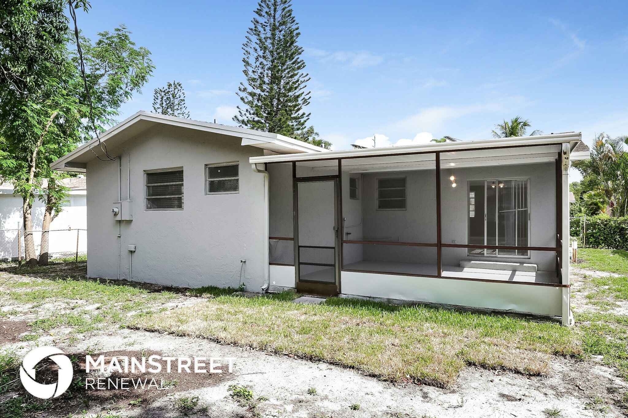 Building Photo - 381 NE 164th St