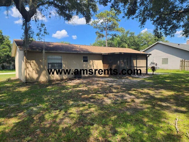 Building Photo - Charming 3-bedroom, 2-bathroom home in Poinciana