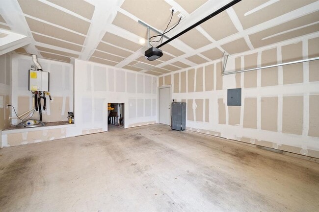 Building Photo - 14008 Zuhause Dr