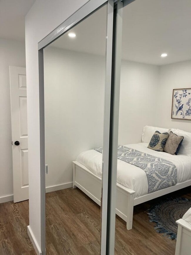 Building Photo - 7360 San Sebastian Dr