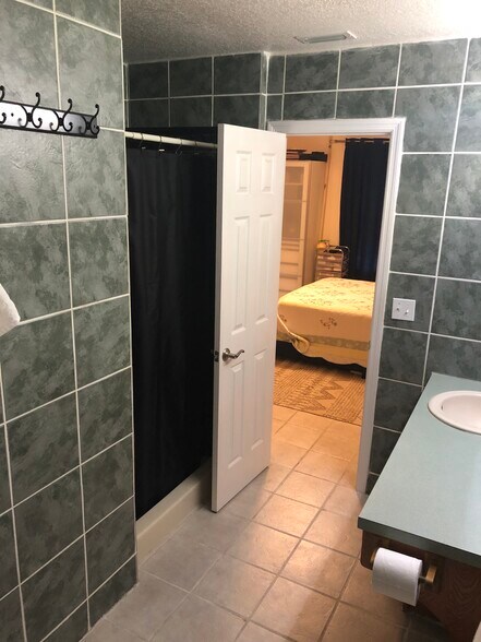 Building Photo - 230 E Story Rd