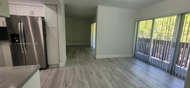 Building Photo - 10641 SW 108th Ave