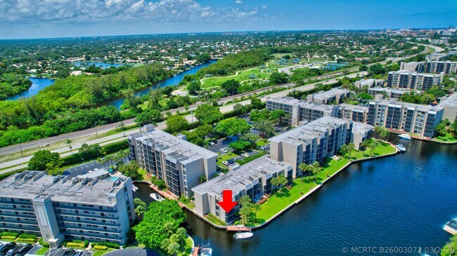 Building Photo - 19 Royal Palm Way