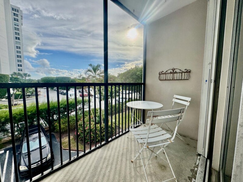 Building Photo - 1527 S Flagler Dr