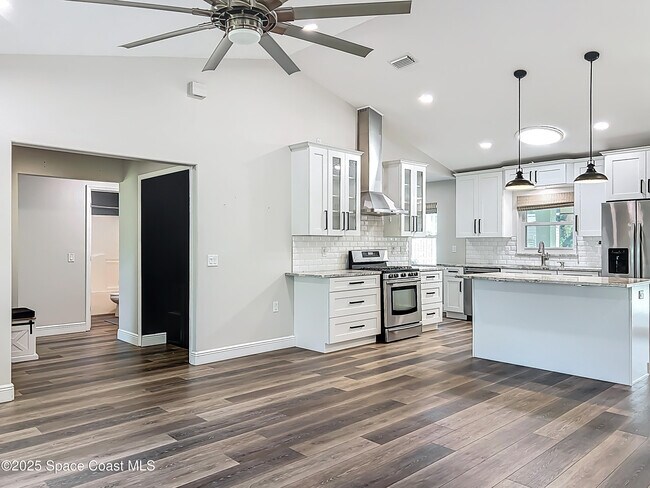 Building Photo - 1342 Richwood Cir