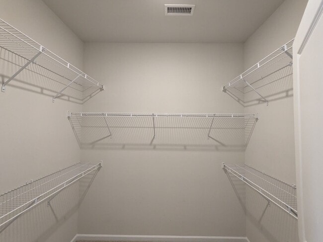 Building Photo - 3 BEDROOM TOWNHOME DOWNTOWN CONCORD-GREENW...