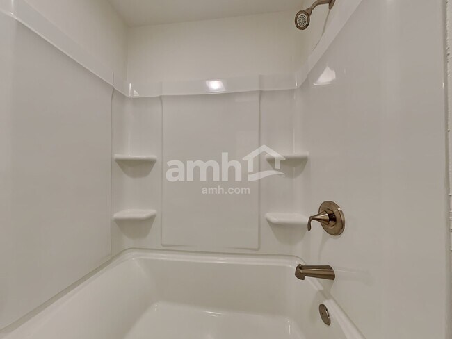 Building Photo - 450 Sandstone Dr