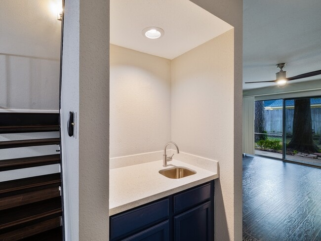 Building Photo - 14911 Wunderlich Dr