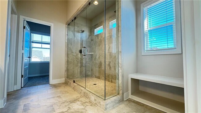 Building Photo - 5401 Bancroft Ln