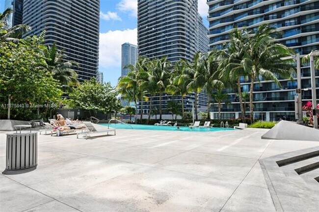 Building Photo - 88 SW 7th St