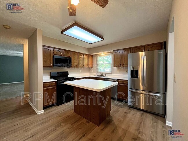 Building Photo - 767 Lindenhaven Rd
