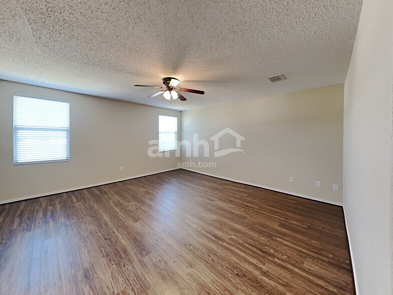 Building Photo - 3956 German Pointer Way