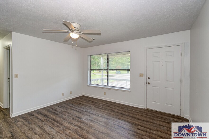 Building Photo - 216 Patton Dr