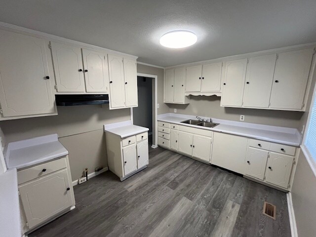 Building Photo - 5541 Dale Dr