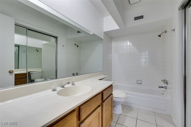Building Photo - 4012 Grasmere Ave