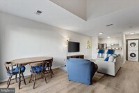 Building Photo - 3911 Woodhue Pl