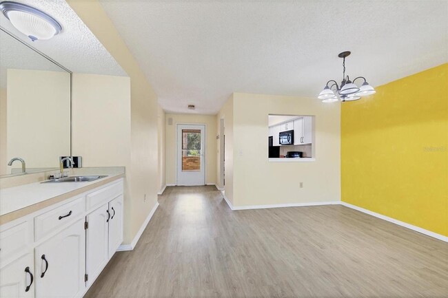 Building Photo - 4414 Spicewood Dr