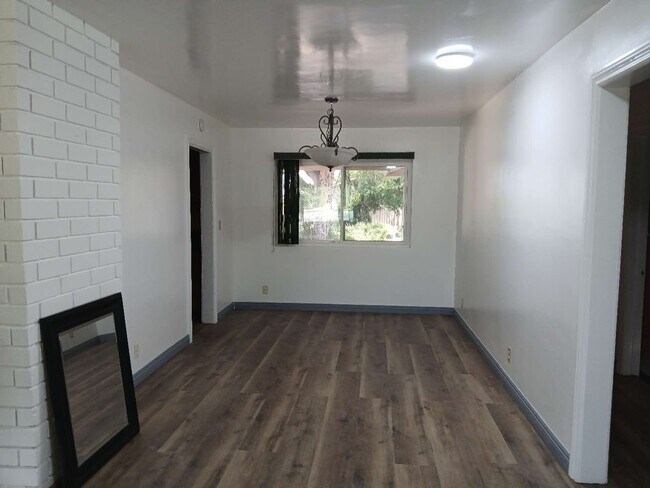 Building Photo - 444 Redlands Ave