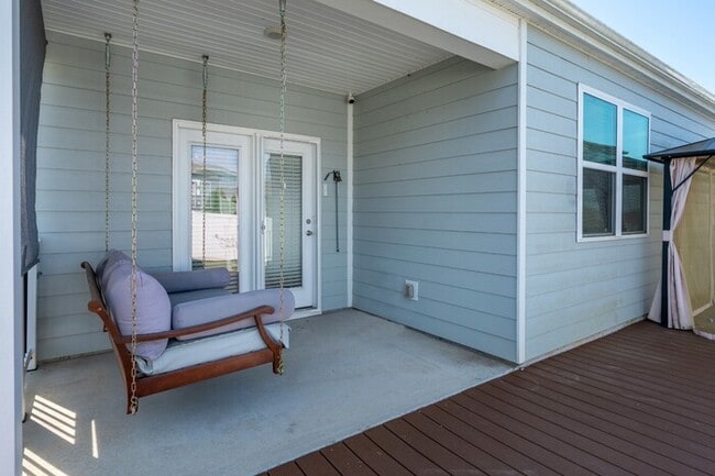 Building Photo - 700 Pintail Pointe