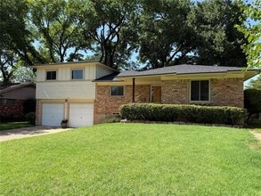 Building Photo - 935 Golden Trophy Dr