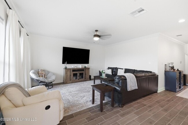 Building Photo - 15065 High Point Dr
