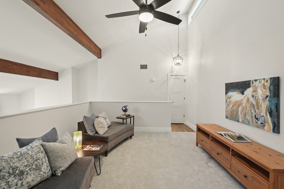 Building Photo - 8138 Forest Mesa Dr