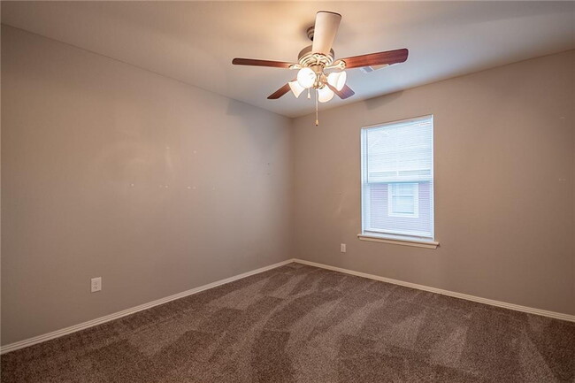 Building Photo - **MOVE IN SPECIAL $300 off first month rent**Charming 3-Bed and 3 full bath Home