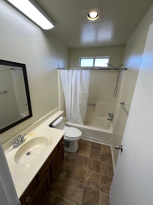 BATH - 114 Olive St