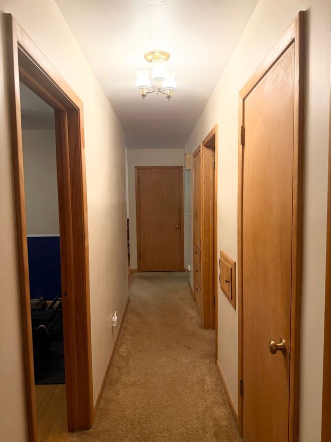 Building Photo - 241 Croswell Rd