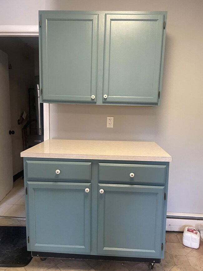 Building Photo - 3BR/2BA/2CarGarage Only A Few Minutes From Everything! Ask About Our Move-In Special!