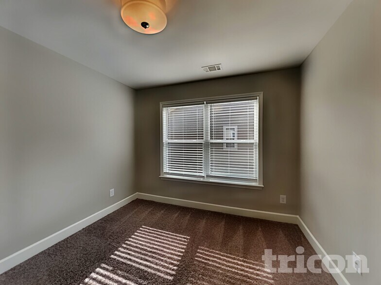 Building Photo - 420 Best Friends Turn Alley