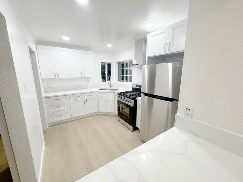 Building Photo - 2740 Easy Ave