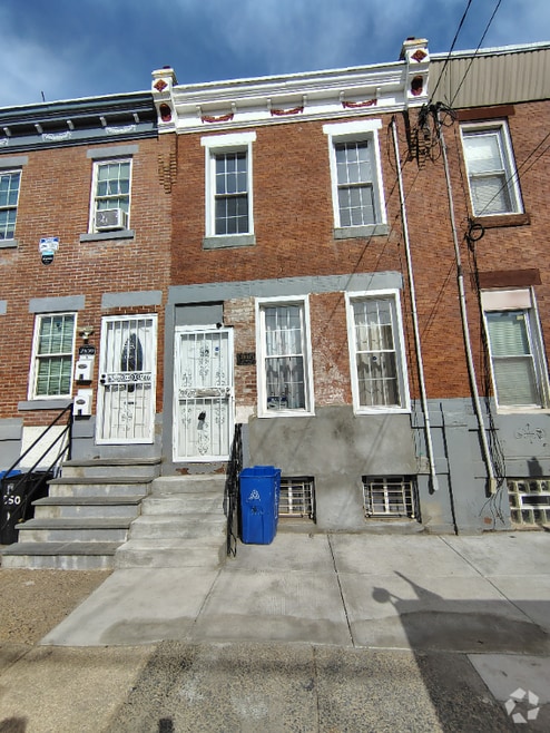 Building Photo - 2852 Jasper St