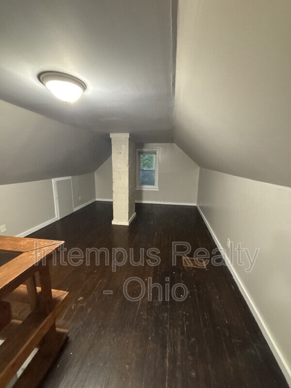 Building Photo - 692 S Wheatland Ave