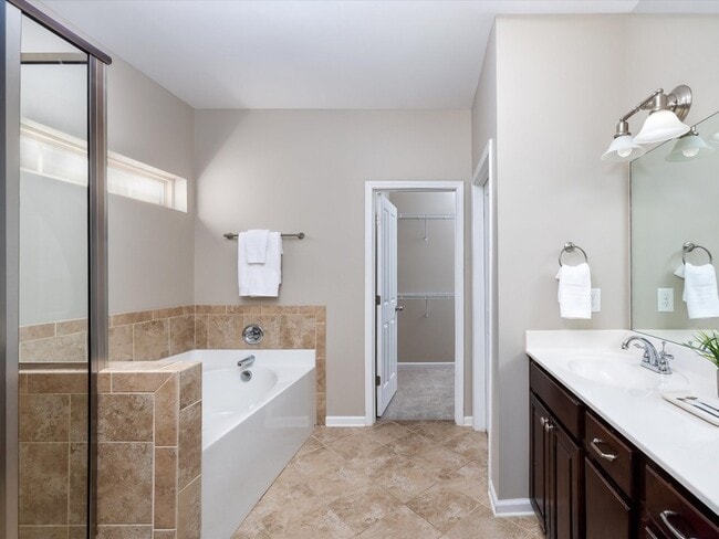 Building Photo - 2438 Arden Village Dr