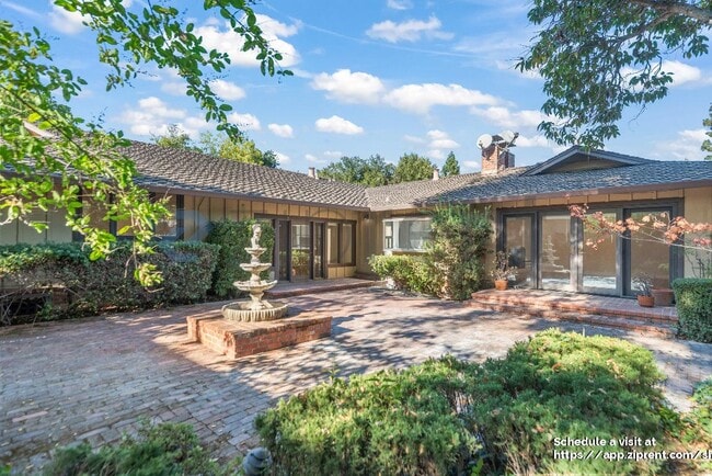 Building Photo - 14927 Jerries Dr