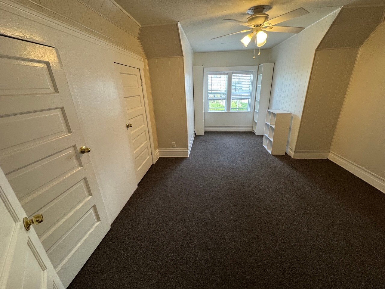 Building Photo - 1124 W 37th Pl