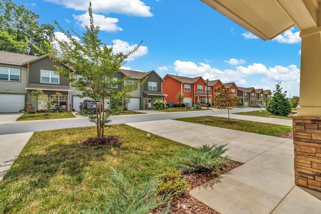 Building Photo - 1216 Pauline Trail Dr