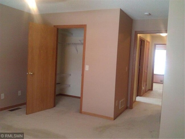 Building Photo - 1960 Pika Tr