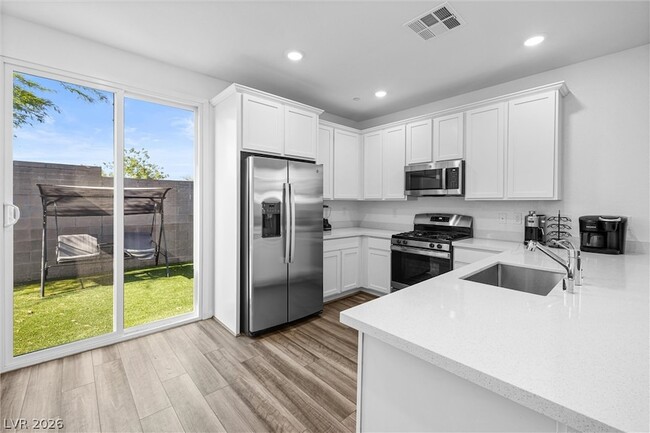 Building Photo - 9446 Sequoia Rdg Ave