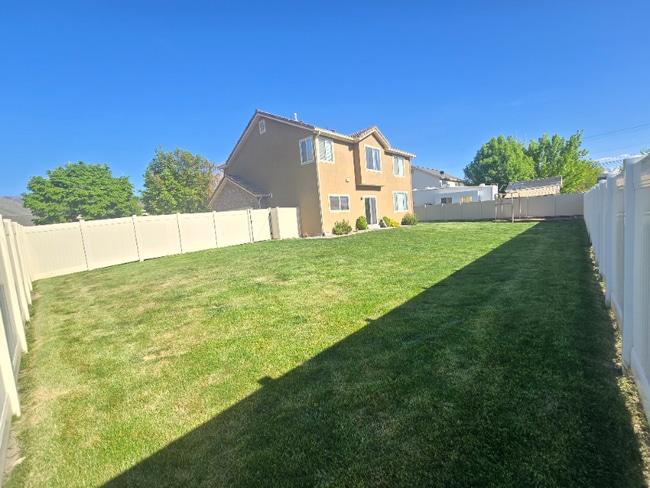 Building Photo - 35 N 1100 W