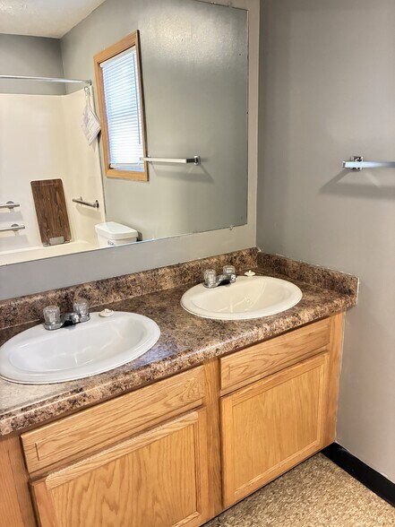 Bathroom 2 View 2 - 1750 Liberty Ave