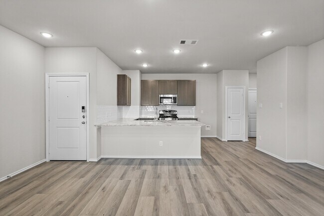 Building Photo - 1102 Hugh Lndg Rd