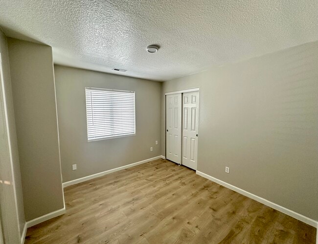 Building Photo - 624 SE Shega Ct
