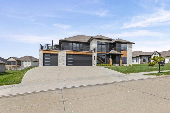 Building Photo - 5947 Screaming Eagle Ln