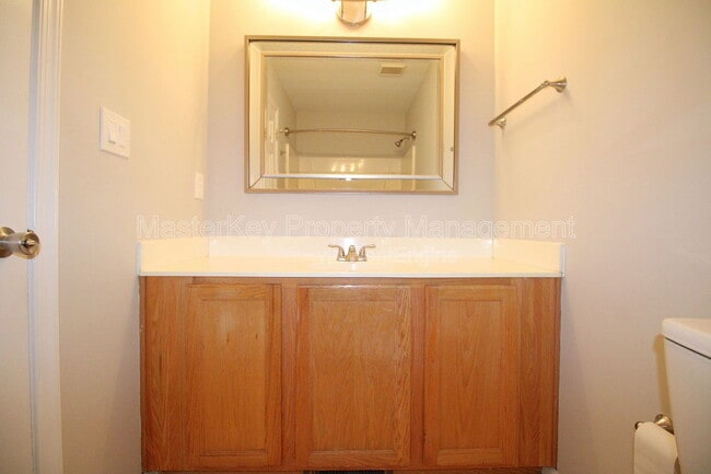 Building Photo - 305 Noonday Ct